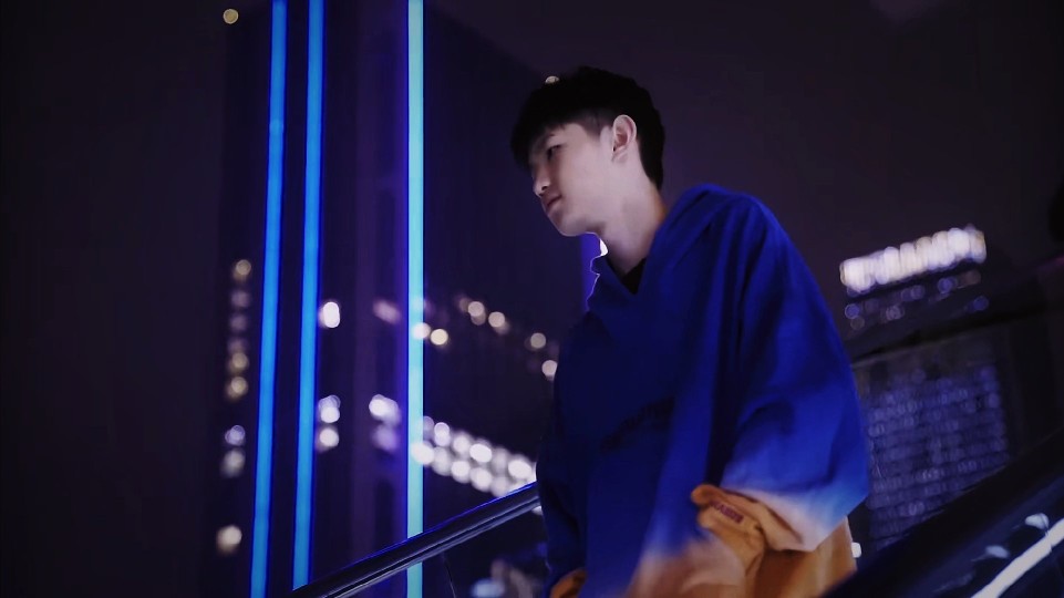 Team Spirit 正式签约17岁的zweih