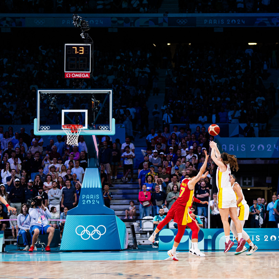 哈登在比赛中超越安东尼，进入NBA历史得分榜前十，成为首位2009届进入前十的球员，距30000分仍需1710分。