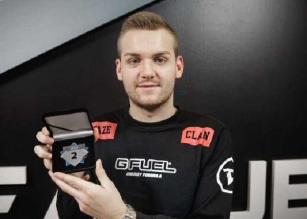 EDG 玩家指责 s1mon 不专业 – 粉丝泄露 Smoggy 的个人数据