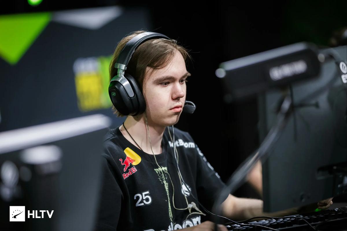 解说预测WBGvsLNG：解说均预测LNG将击败WBG晋级败决