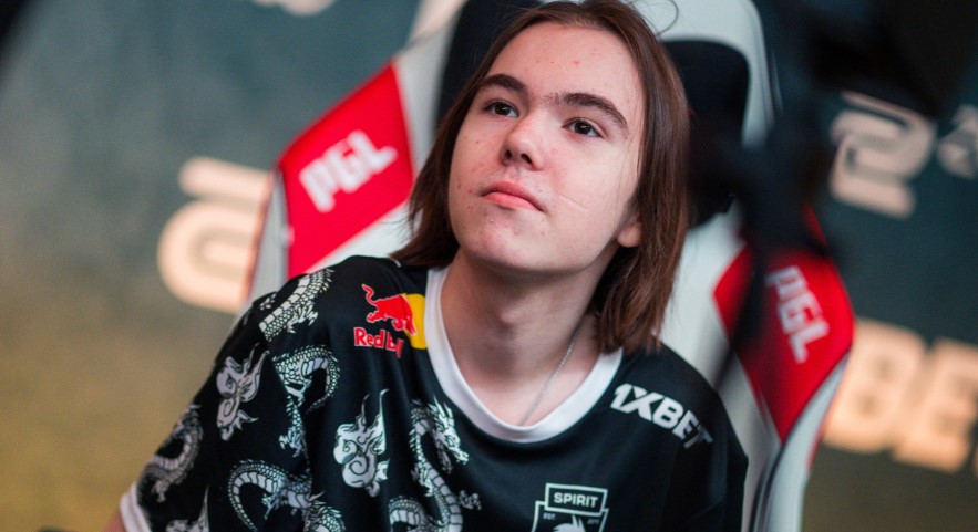 ThunderTalk Gaming players enter the field： Top laner HOYA shows his true manliness~