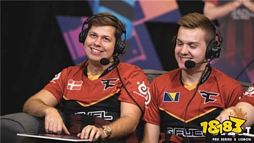 Zeus 反击， Delight 的终极技能改变了命运！ Zeus 奥拉夫斩杀 Hanwha Life Esports 击败 T1