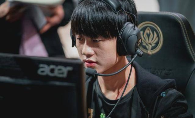 BLAST秋季小组赛第四日：Heroic直落两图横扫NAVI